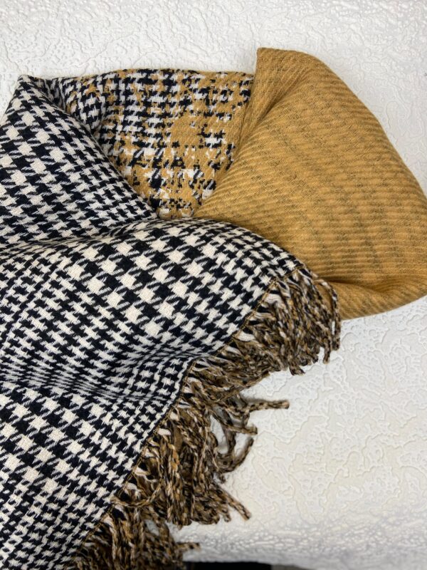 QANITAS woolen shawls - Image 5