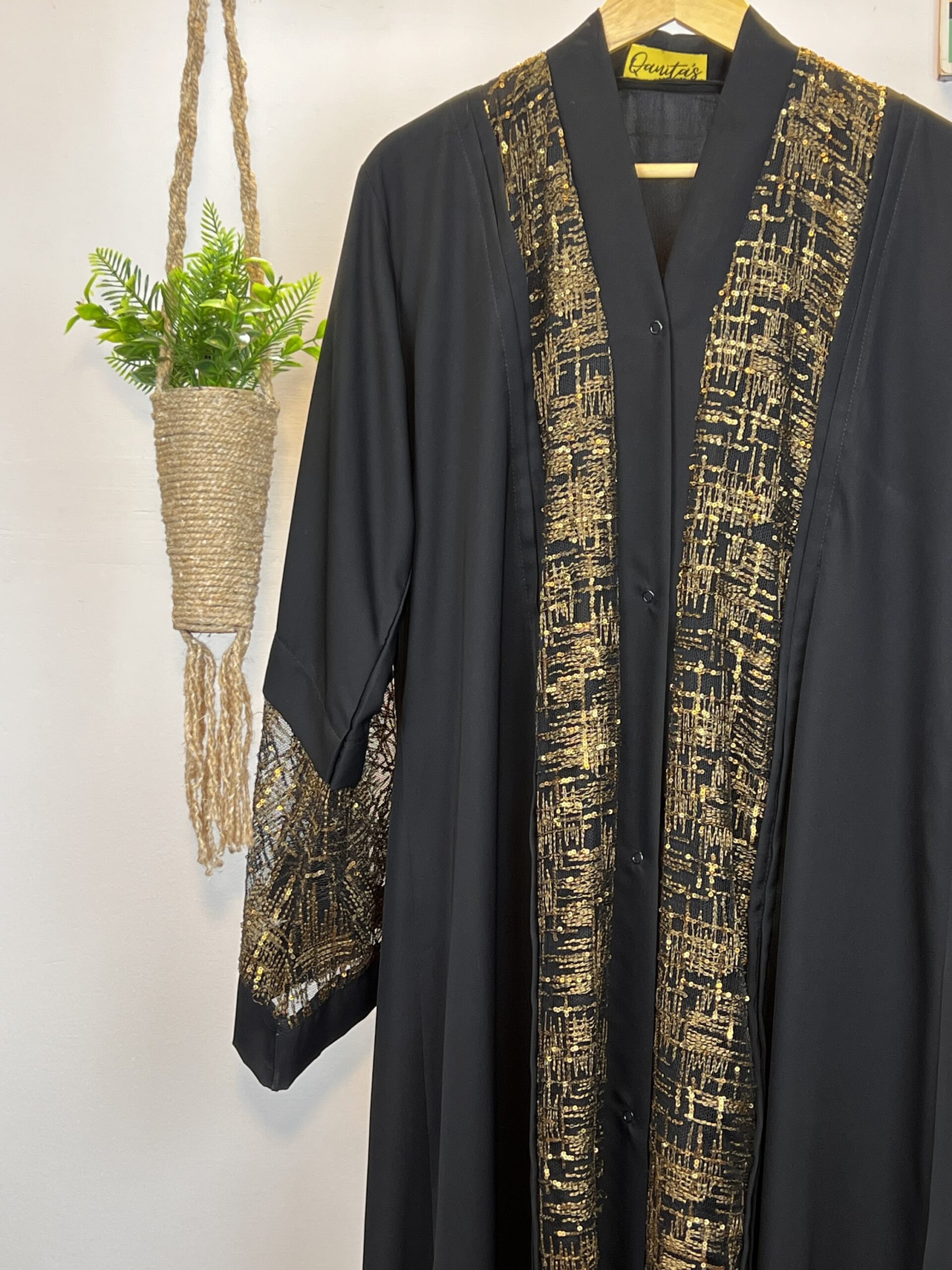 Anaiza outfit - Image 2