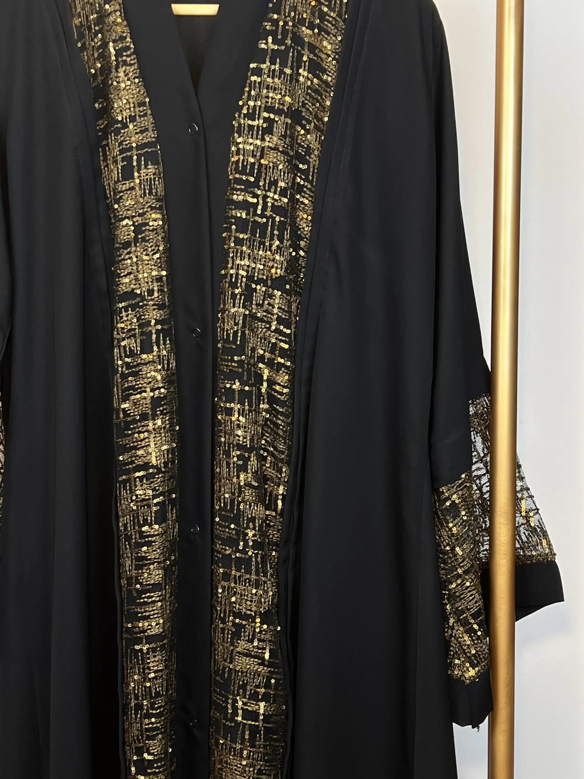 Anaiza outfit - Image 3