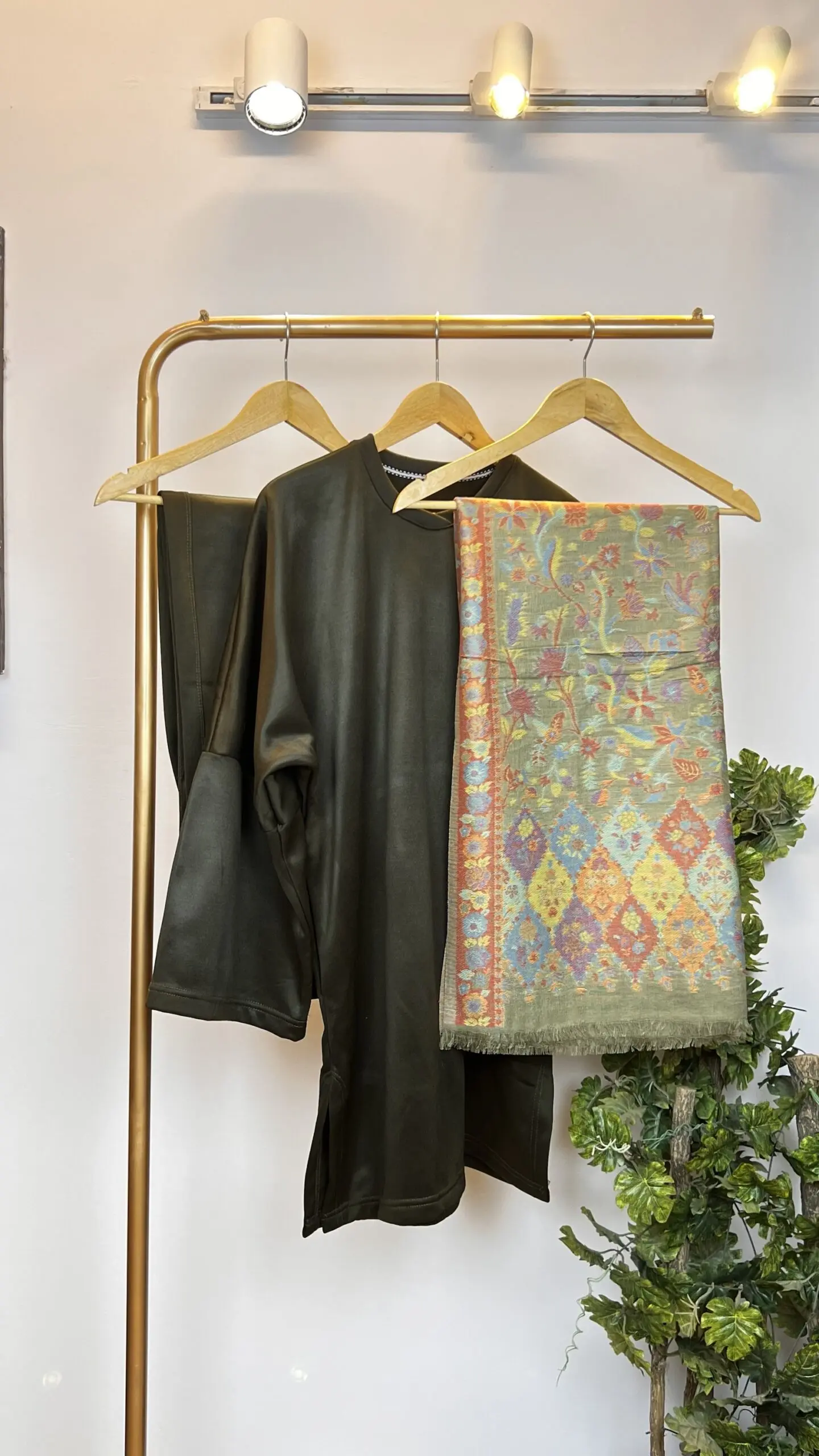 Qanitas woolen pashmina set
